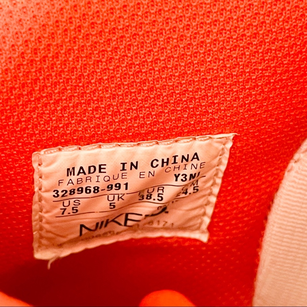 Nike Dunk High Sneakers May 2009 Series - Picture 5 of 12